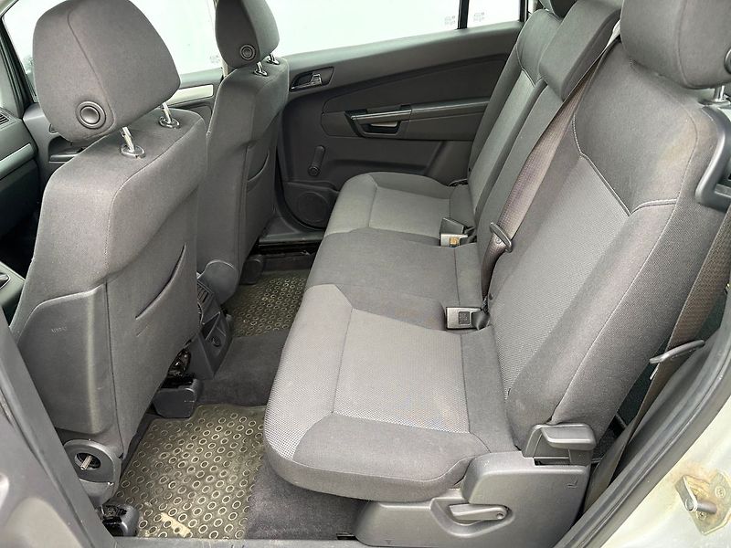 Opel Zafira 1.6, 110kW, 7Míst, CNG+BENZÍN - fotka 7 z 25