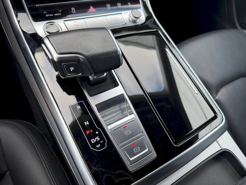 Audi Q8 (2021) 45 TDI 170kW Quattro - fotka 28 z 35
