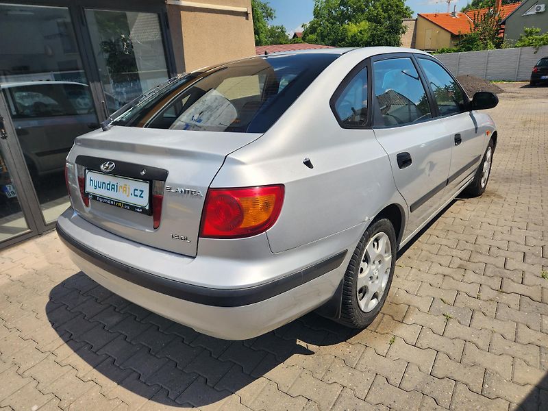 Hyundai Elantra (2001) 1.6-ZACHOVALÝ STAV-NÍZKÉ KM - fotka 12 z 13