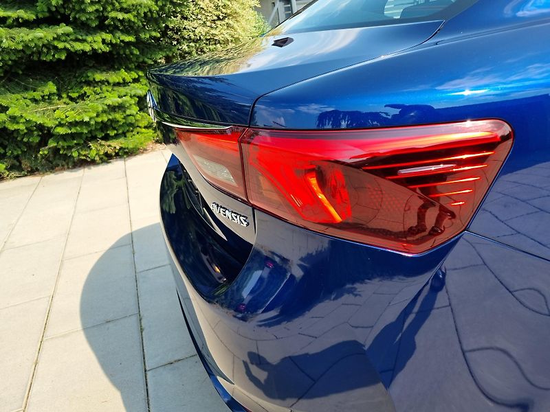 Toyota Avensis (2016) 1.8 COMFORT,KAMERA,ALU - fotka 37 z 42