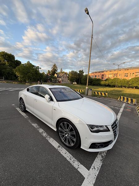 Audi A7 (2012) Max výbava, S-line,Nová STK - fotka 6 z 26