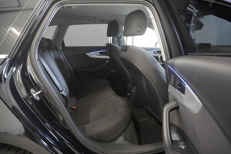 Audi A4 2.0TFSi 140 kW - fotka 24 z 31