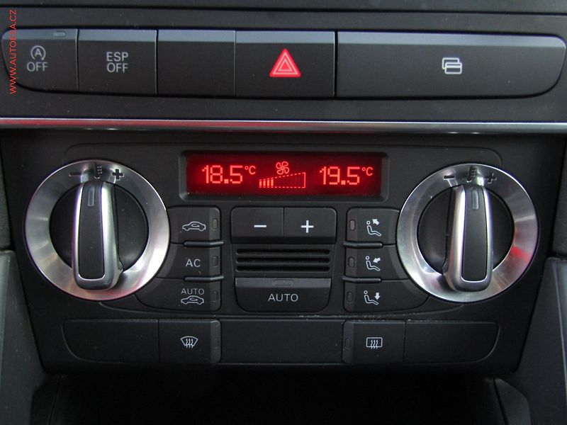Audi A3 (2009) 1.4TSi, AC, park.asist - fotka 12 z 14