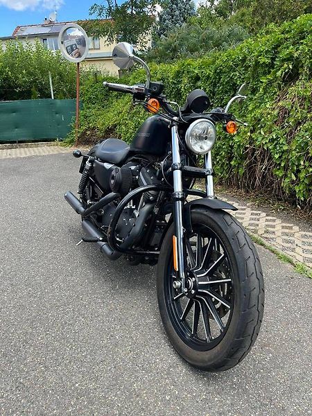 Harley-Davidson XL 883N Sportster Iron (2011) - fotka 10 z 13