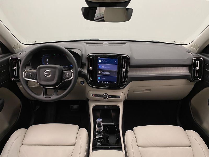Volvo XC40 B4 AWD BRIGHT PLUS 1.MAJ,CZ - fotka 2 z 48