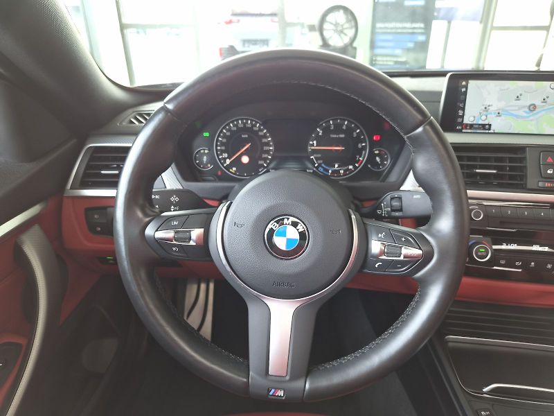 BMW Řada 4 440i xDrive - fotka 22 z 28