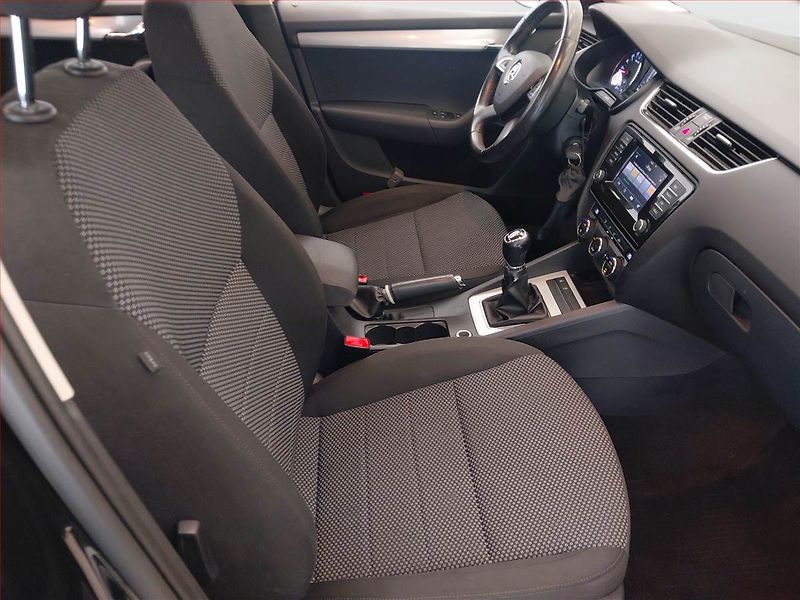 Škoda Octavia (2014) Greenline 1.6 TDI, Xenony - fotka 9 z 17