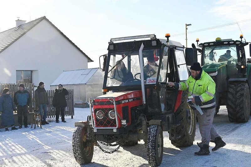 Přehlídka traktorů v Chmelišti. Foto: Richard Karban