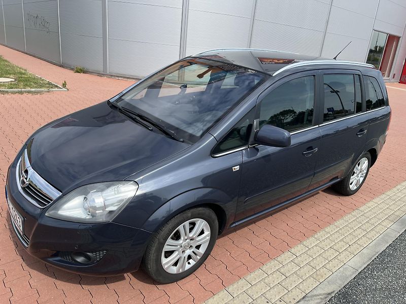 Opel Zafira 1.8 i Cosmo Automat 7 Míst - fotka 26 z 32