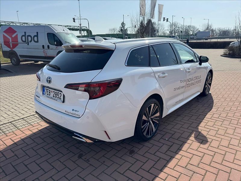Toyota Corolla 1,8 1.8l HEV Style - fotka 5 z 12