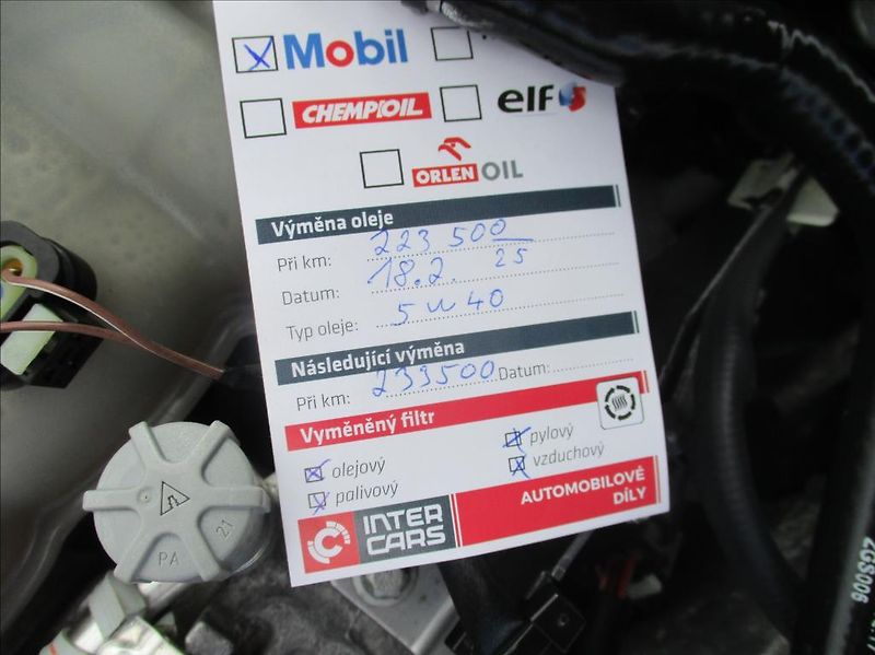 Mercedes-Benz CLA 1,5 180D, digiklima,servis, - fotka 35 z 51