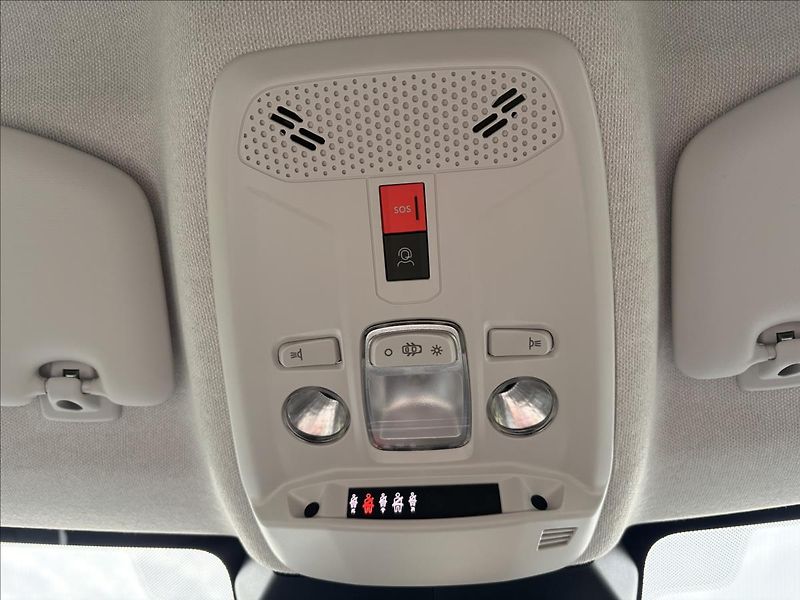 Citroën C4 1,2 MAX Petrol 130k Automatic - fotka 31 z 33