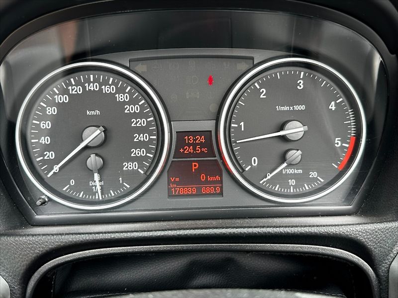BMW Řada 3 325d 150KW-CABRIO - fotka 29 z 46