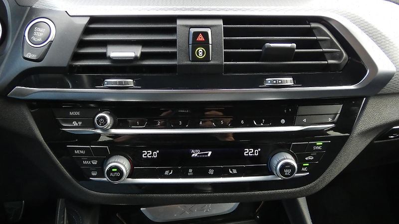 BMW X4 xDrive 20i M Sport - fotka 16 z 23