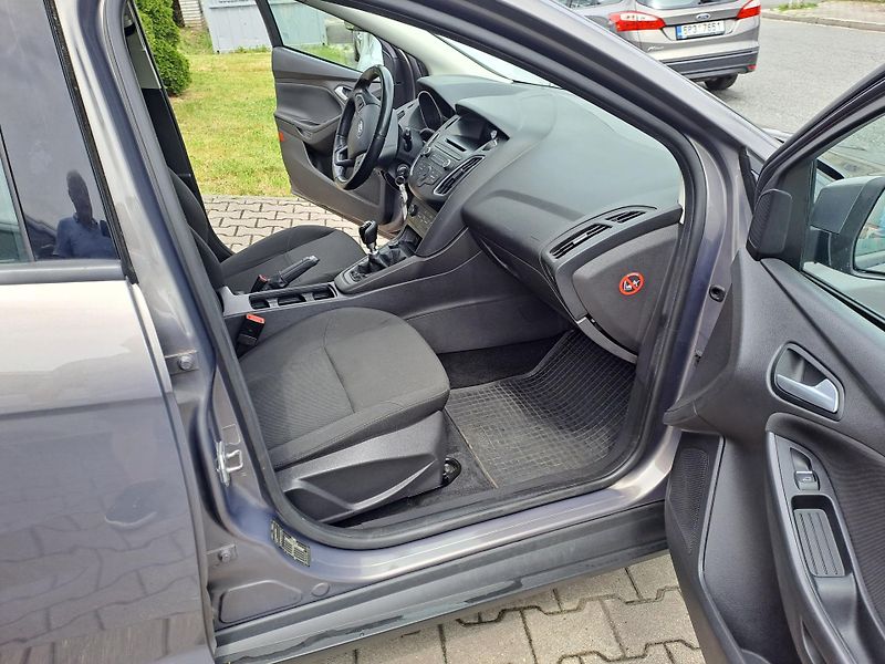 Ford Focus (2015) 1,0 EB 92kW TREND NOVÉ ROZVODY - fotka 20 z 25