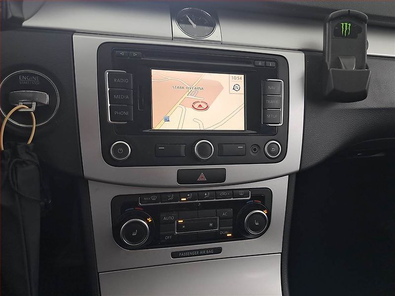 Volkswagen Passat (2011) 2.0 TDI, Navi, Vyhř. sedaček - fotka 14 z 15