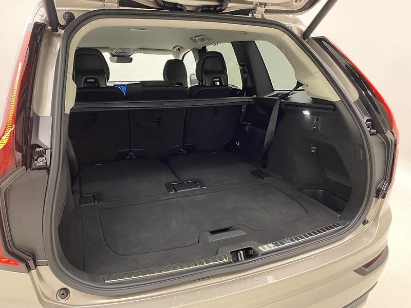 Volvo XC90 (2026) B5 AWD AUT DARK PLUS 7míst - fotka 5 z 67