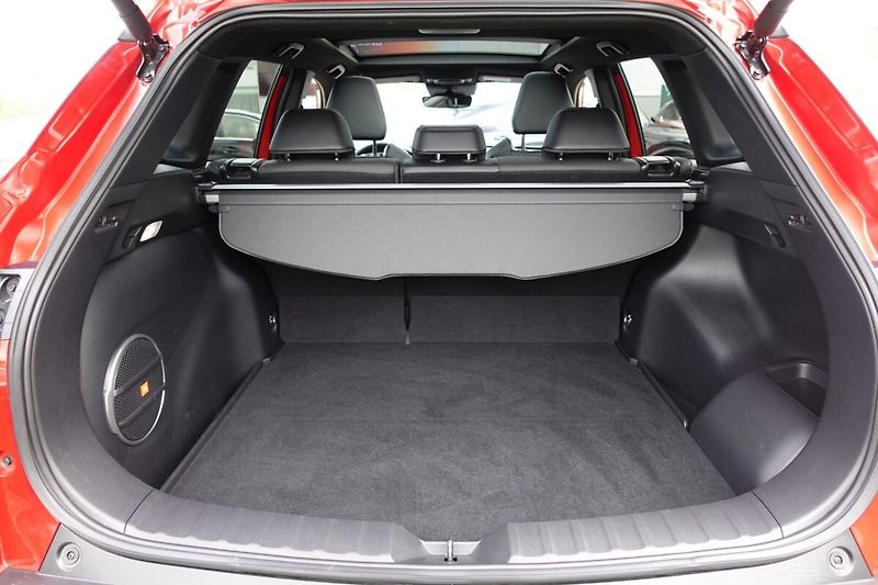 Toyota Corolla Cross 2,0 HEV Executive + Panorama 4 - fotka 14 z 37