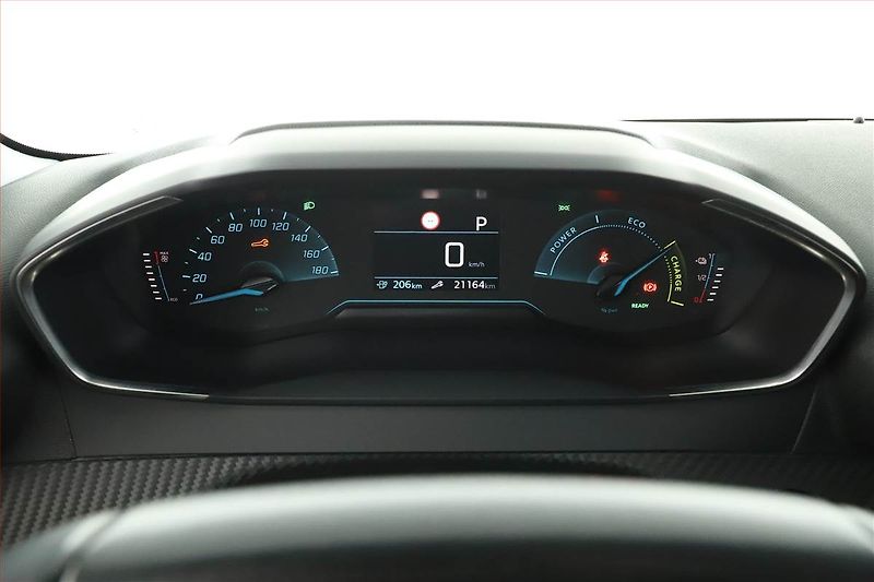 Peugeot 208 (2020) Active 50 kWh, SoH 92% - fotka 10 z 19