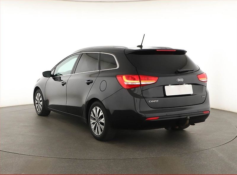 Kia Ceed (2016) 1.6 CRDi, Automat, Serv.kniha - fotka 4 z 20