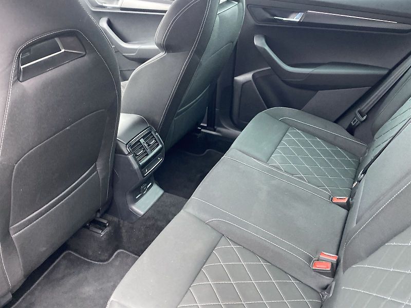 Škoda Karoq (2024) 2.0 TDI 4x4 DSG Sportline - fotka 10 z 38