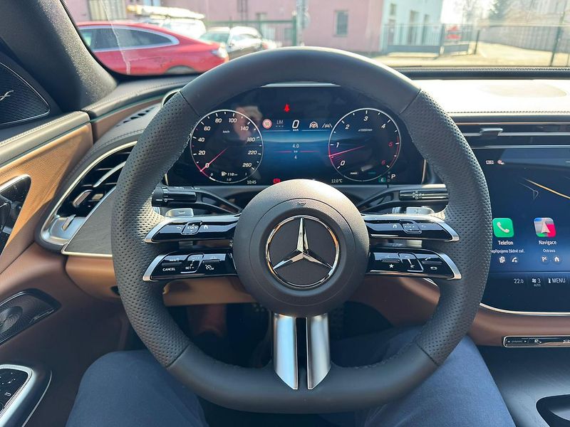 Mercedes-Benz Třídy E (2025) E 450 d 4MATIC - fotka 13 z 27