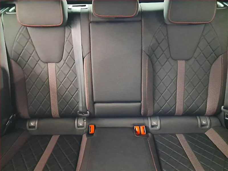 Škoda Octavia (2023) RS 2.0 TDI 4x4 - fotka 10 z 24