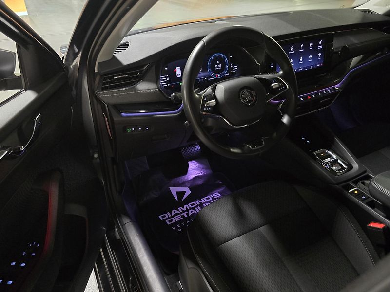 Škoda Octavia 2.0TDI 110KW DSG STYLE+ TZ. ČR - fotka 17 z 48
