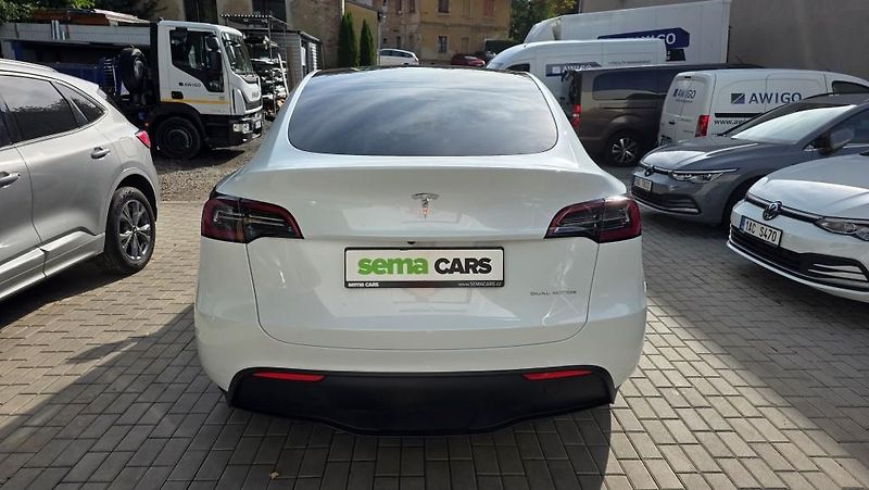 Tesla Model Y (2023) LR AWD Berlin Záruka SoH 92,9% - fotka 6 z 39