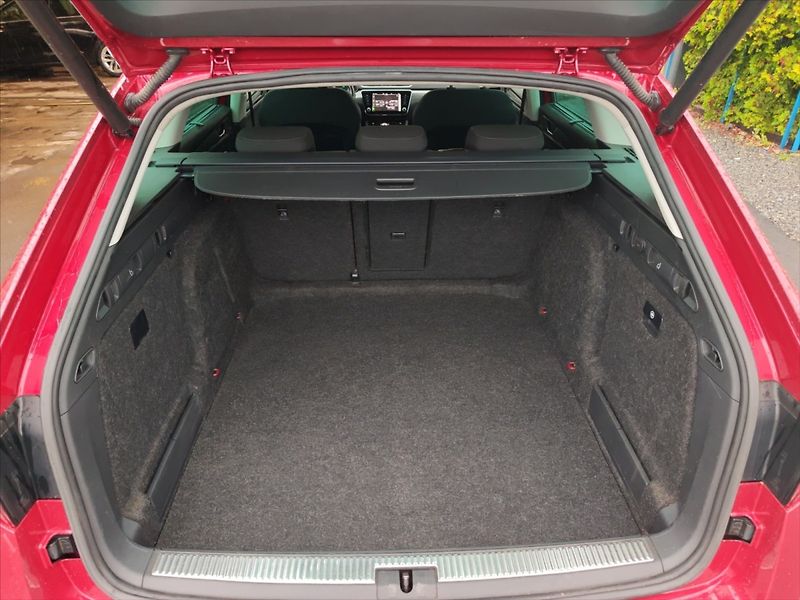 Škoda Superb 2,0 TDI 147 Style DSG - fotka 6 z 11