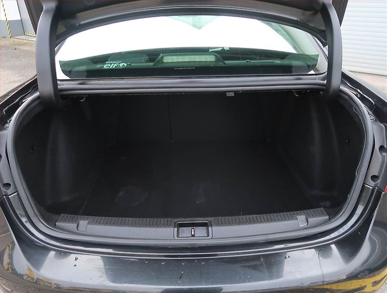 Renault Fluence (2010) 1.6 16V, po STK, jezdí skvěle - fotka 13 z 18