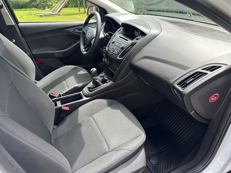Ford Focus (2015) 1.0 EcoBoost 74kw - fotka 16 z 24