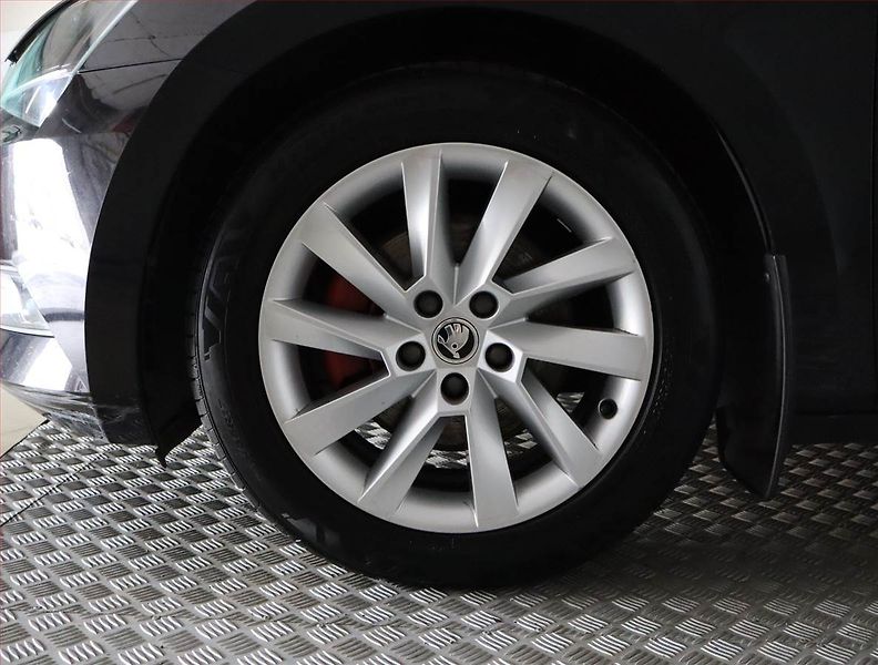 Škoda Superb (2018) Ambition 1.6 TDI, Bi-Xenony - fotka 15 z 20