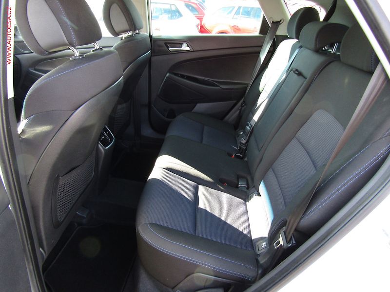 Hyundai Tucson (2015) 2.0 CRDi 4x4, ČR, AT, navi - fotka 10 z 23