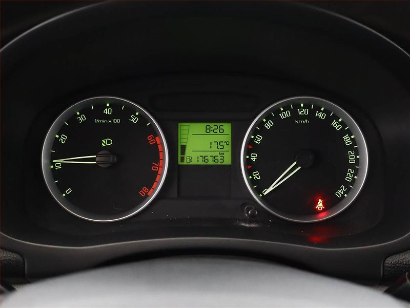 Škoda Roomster (2006) 1.4 16V, Serv.kniha, Tažné - fotka 9 z 12