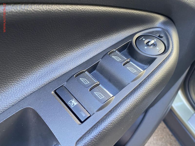 Ford Kuga (2013) 2.0 TDCI 4x4, AT, kůže - fotka 13 z 17