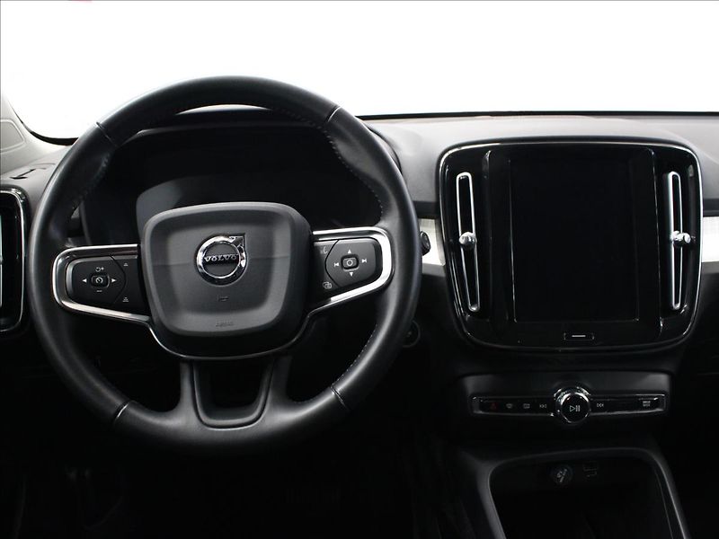 Volvo XC40 2,0 T5 182KW AWD zánovní - fotka 28 z 34