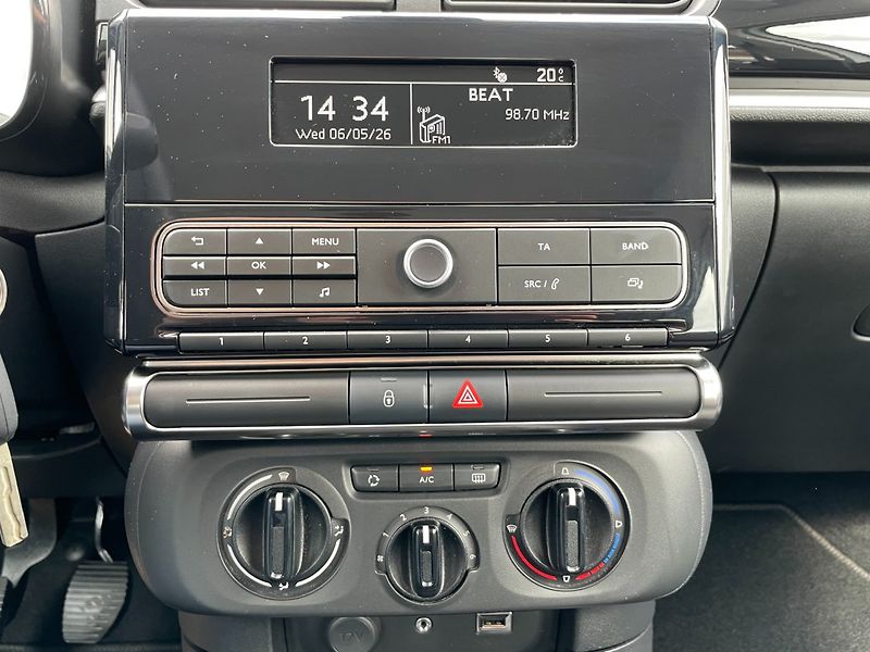 Citroën C3 (2018) Feel 1.2 PureTech 81kW! PDC! - fotka 14 z 29