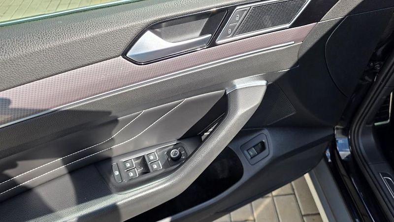Volkswagen Passat (2023) Alltrack 2.0 TDI 147kW DSG - fotka 18 z 41