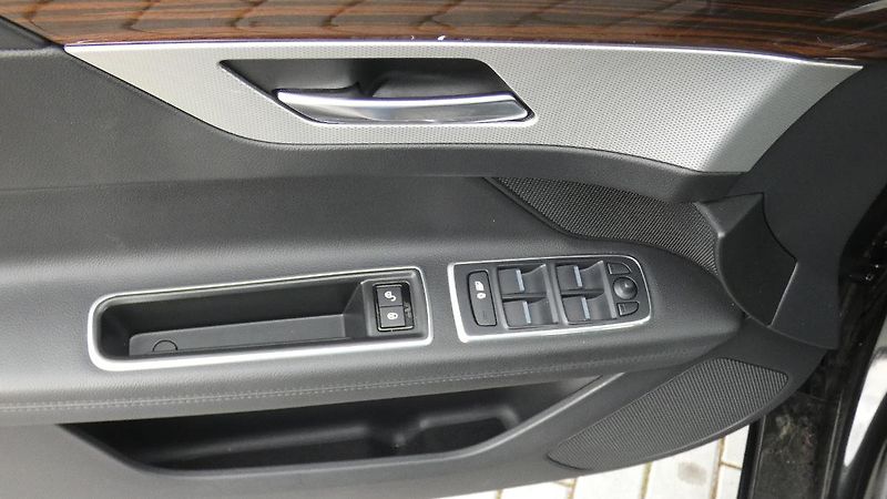 Jaguar XF 20d AWD Prestige - fotka 9 z 23