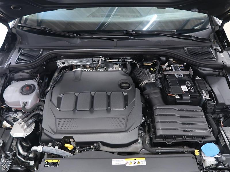 Volkswagen Golf 2,0 TDI Life 1.majitel TOP! - fotka 9 z 41