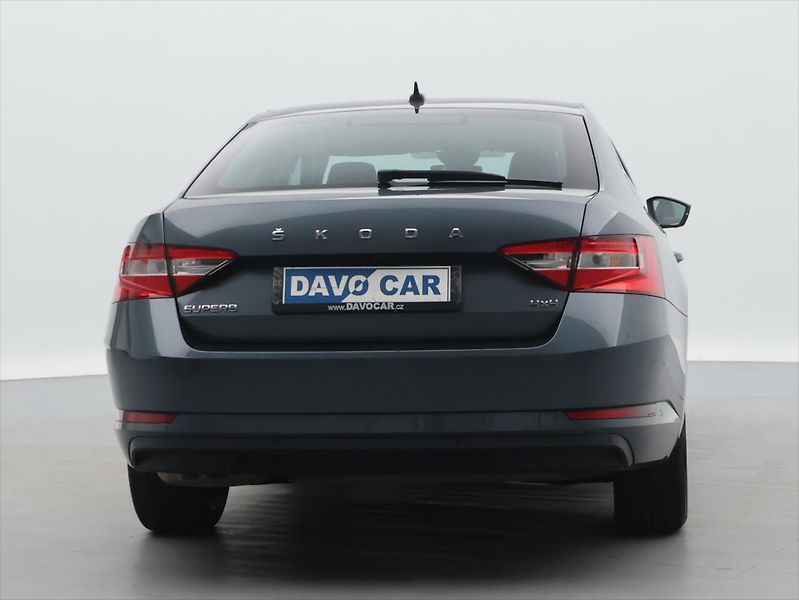 Škoda Superb 2,0 TDI DSG 4x4 CZ Style DPH - fotka 6 z 37