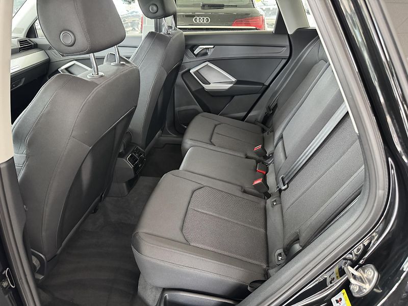 Audi Q3 (2025) 40TDi AUT QUATTRO LED NAVI ACC - fotka 17 z 34