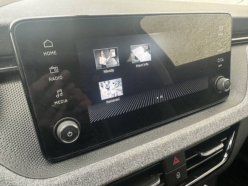 Škoda Scala Selection 1,0TSI 85kW MT6/J596 - fotka 13 z 25
