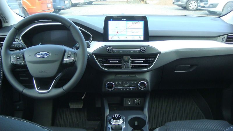 Ford Focus (2018) Trend Edition Plus 1.0EcoBoost - fotka 19 z 30