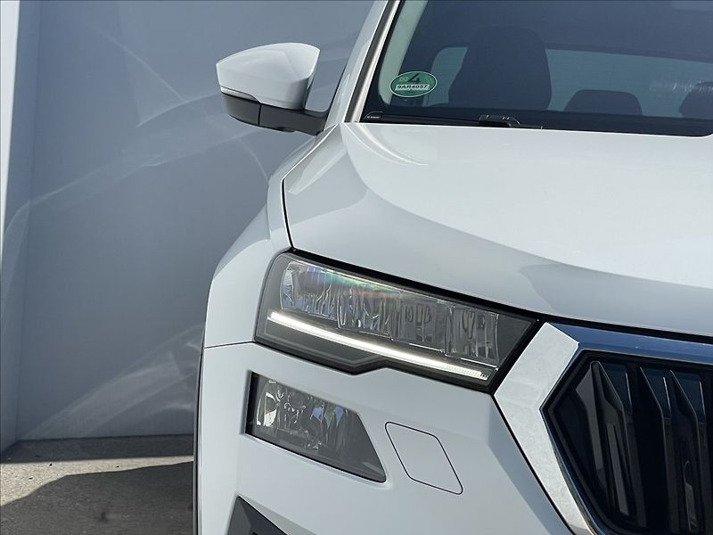 Škoda Karoq 1,5 TSI Ambition LED+PDC TAŽNÉ - fotka 21 z 24