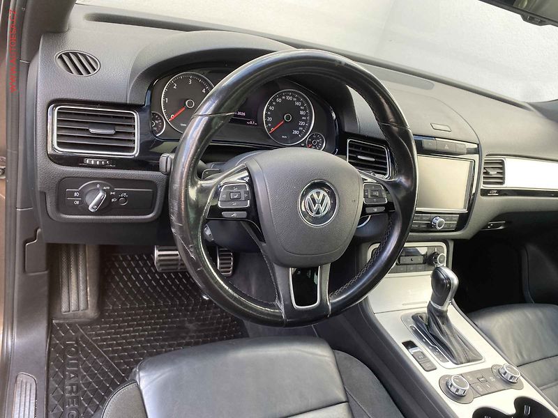 Volkswagen Touareg (2014) 3.0TDi 4x4, DSG, bixen - fotka 14 z 22