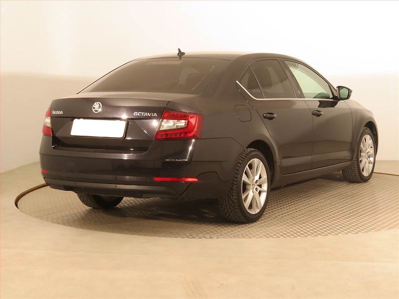 Škoda Octavia (2019) Ambition 2.0 TDI, Automat - fotka 5 z 16