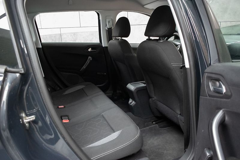 Peugeot 2008 1.2 PureTech*PO SERVISE*ČR* - fotka 13 z 32