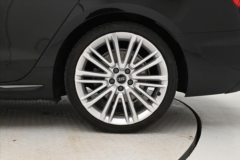 Audi A4 2,0 TDI 150 kW QUATTRO Záruka - fotka 32 z 32